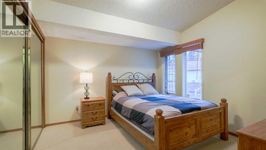 42 Woodmeadow Close SW, Calgary, Alberta  T2W 4L8 - Photo 21 - A2301210