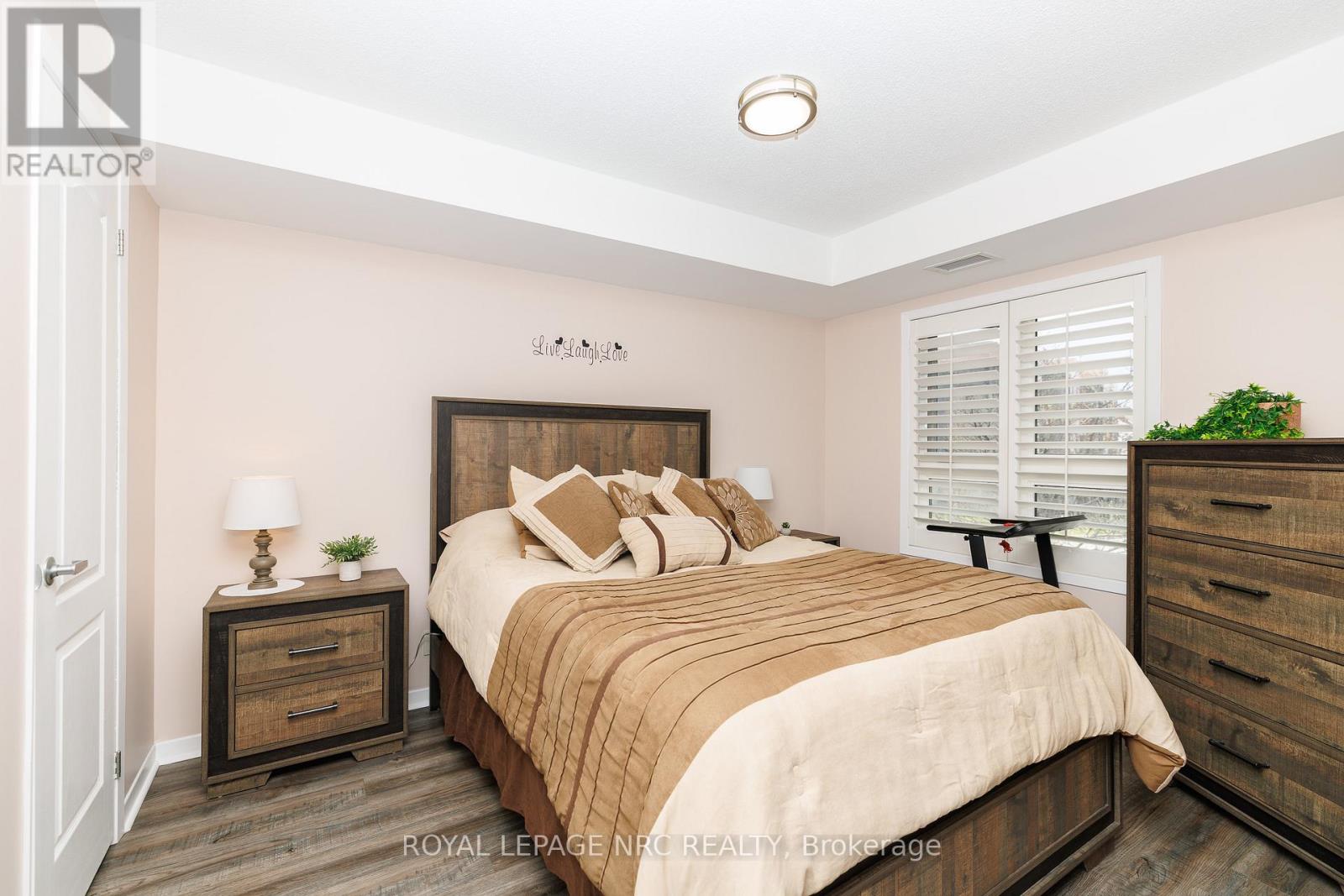 1209 - 330 Prince Charles Drive S, Welland, Ontario  L3C 7B3 - Photo 18 - X13003478