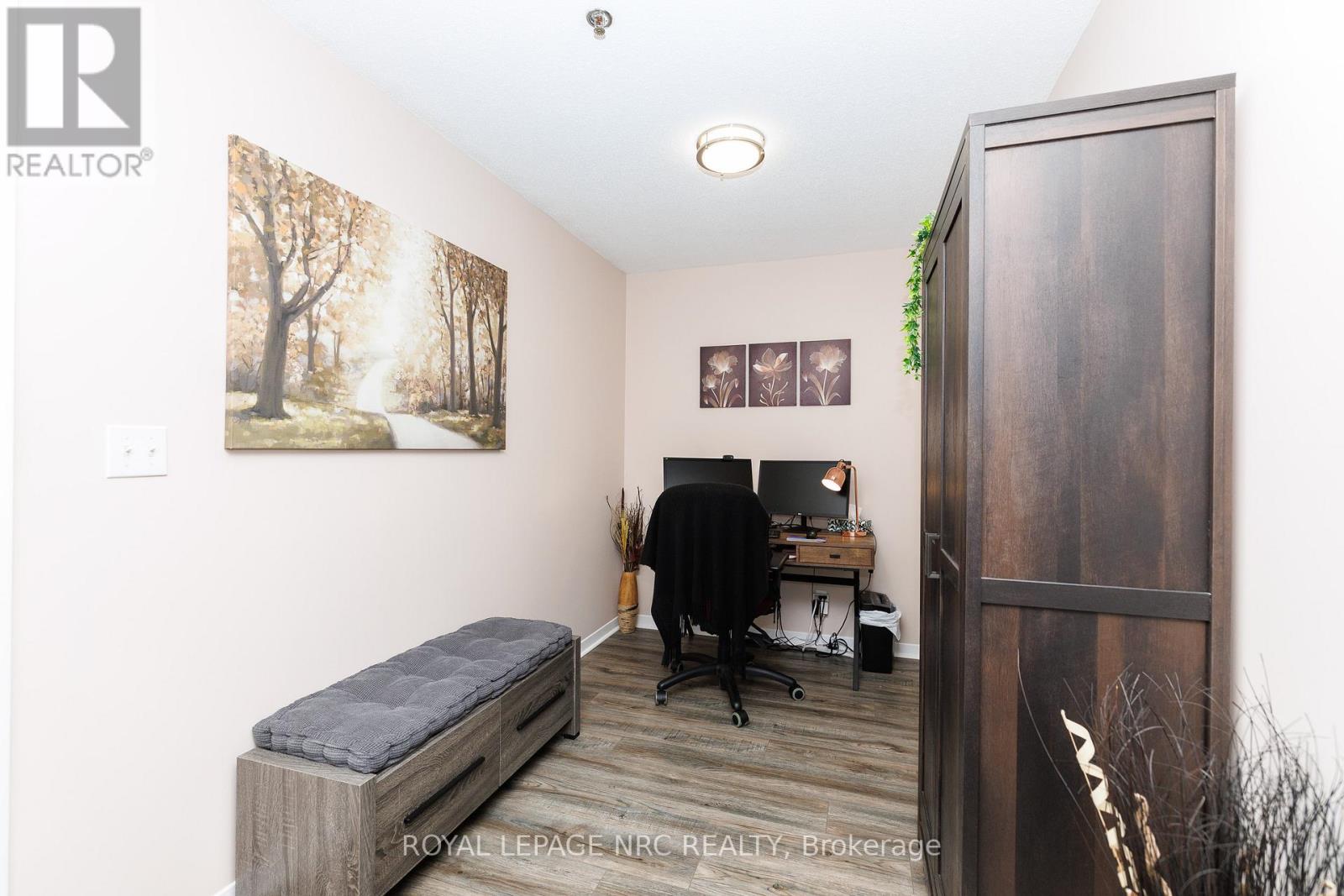 1209 - 330 Prince Charles Drive S, Welland, Ontario  L3C 7B3 - Photo 8 - X13003478