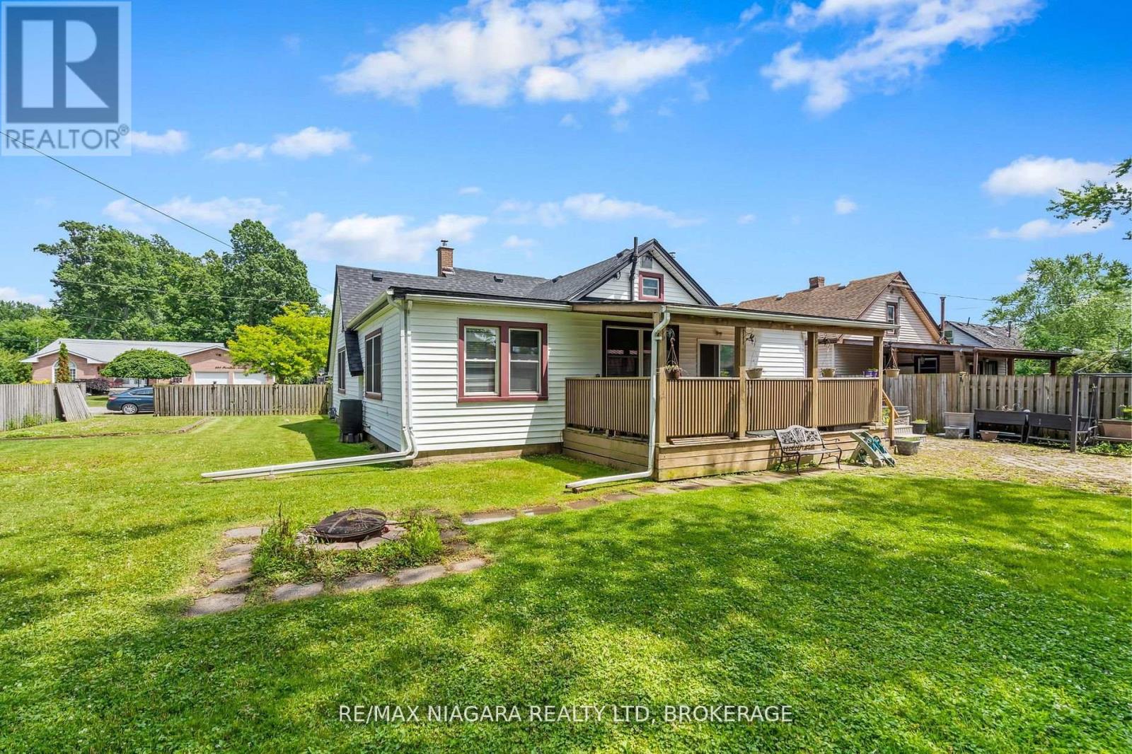 549 Ferndale Avenue, Fort Erie, Ontario  L2A 5C5 - Photo 2 - X13003614