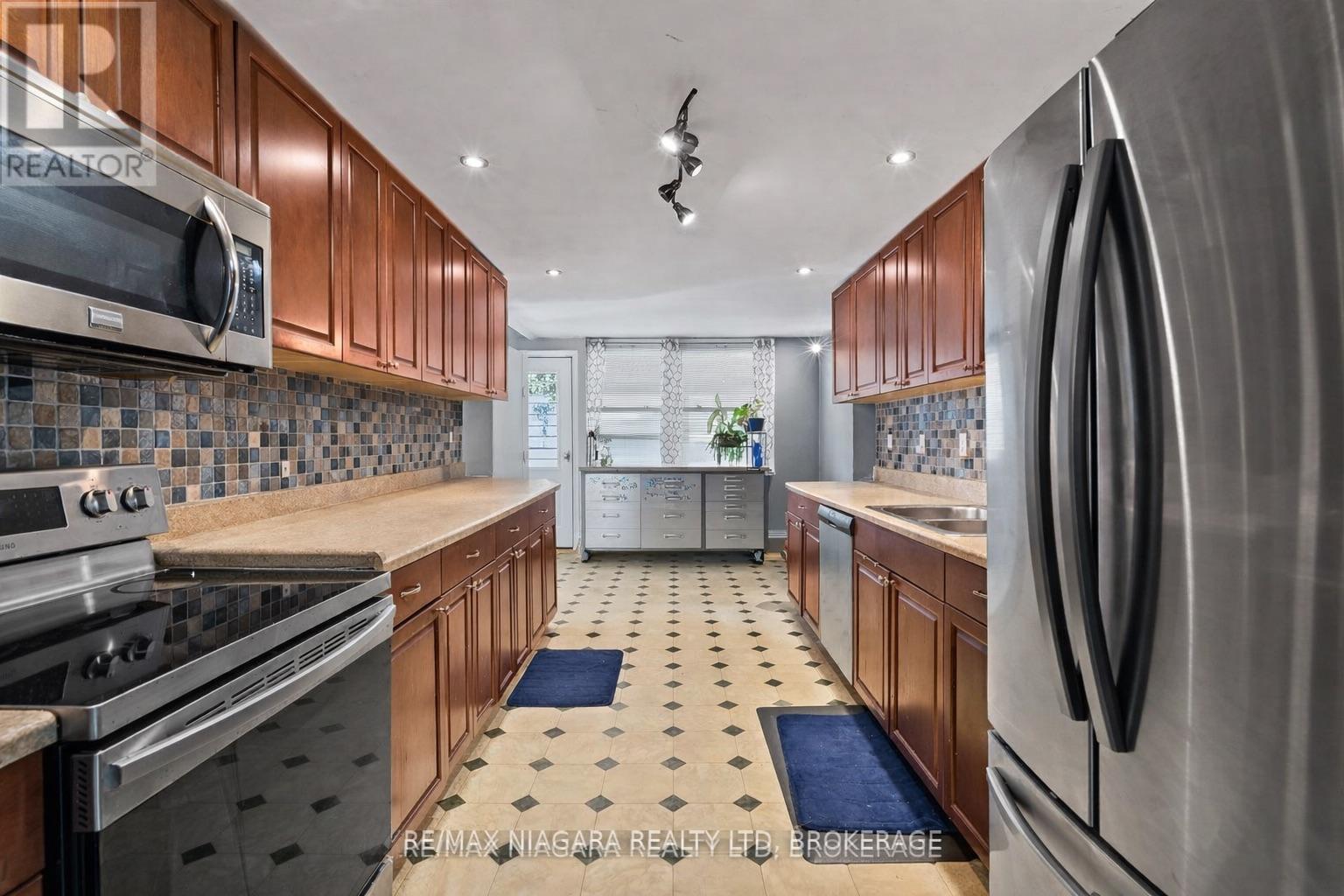 549 Ferndale Avenue, Fort Erie, Ontario  L2A 5C5 - Photo 8 - X13003614