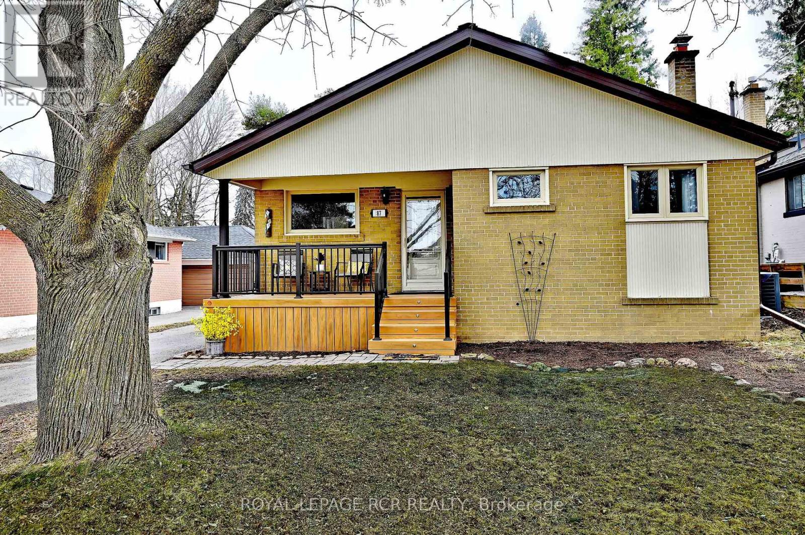 87 RICHARDSON DRIVE, Aurora, Ontario