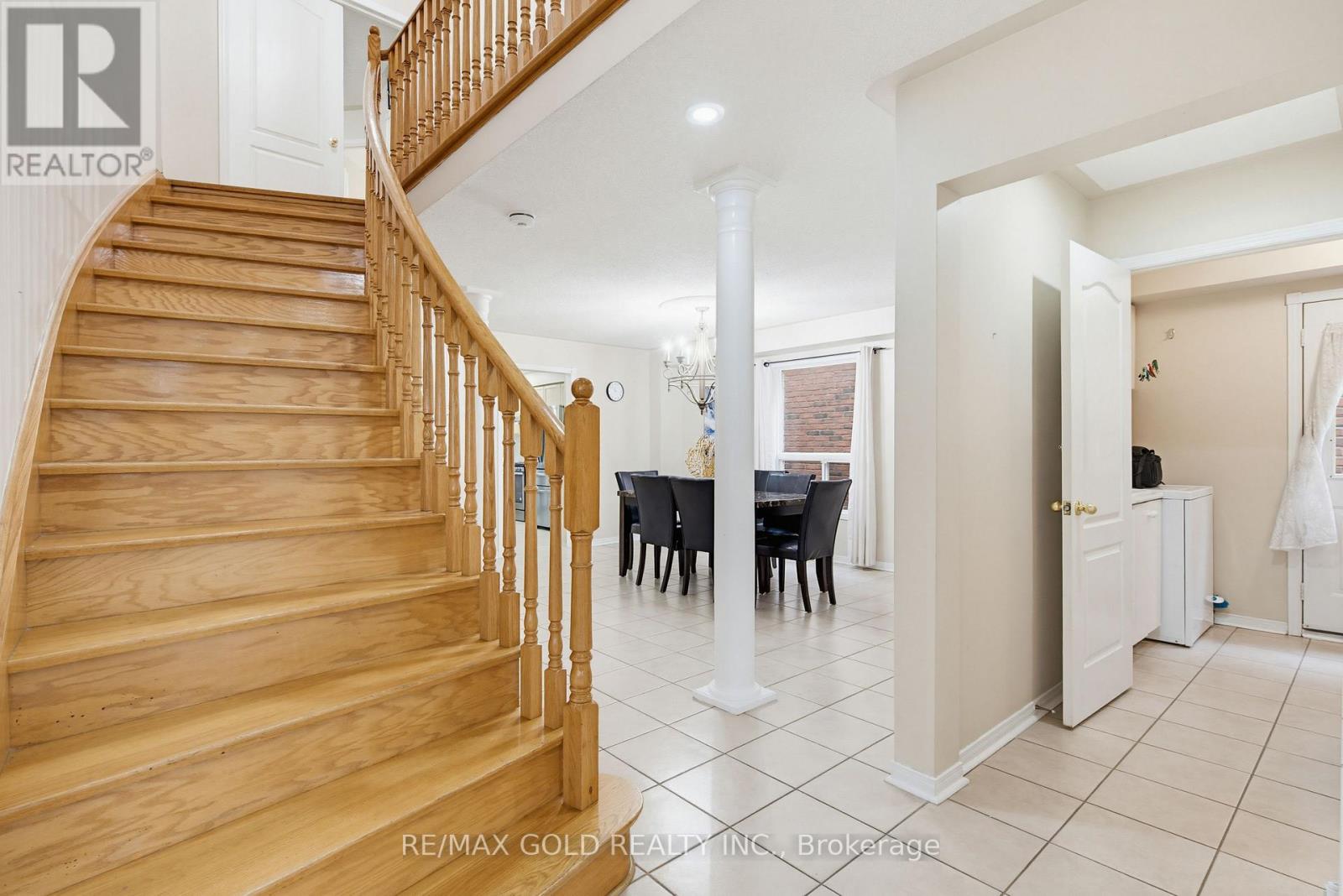 7 Sheepberry Terrace, Brampton, Ontario  L7A 2B6 - Photo 4 - W12981588