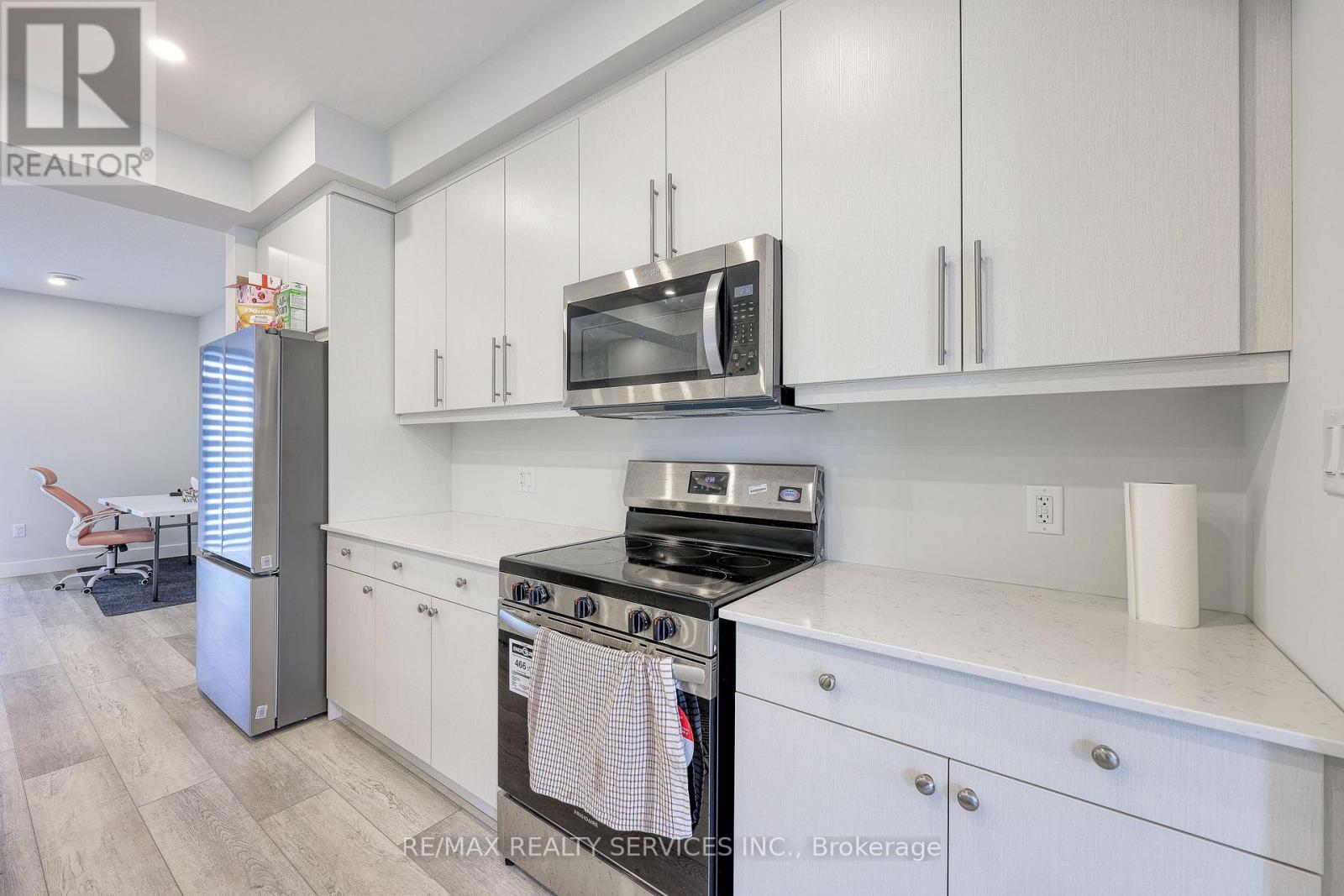 12 - 925 Deveron Crescent, London South, Ontario  N5Z 5A4 - Photo 7 - X12972194