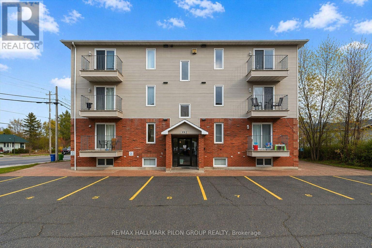 100 - 902 NOTRE DAME STREET, Russell, Ontario