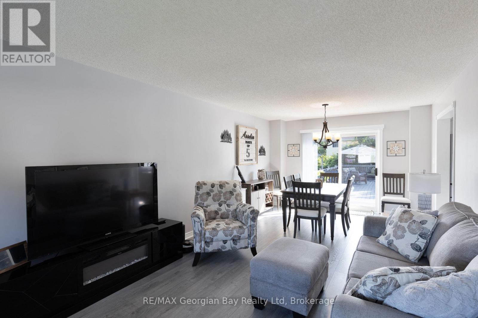 9 Copeland Street, Penetanguishene, Ontario  L9M 1K3 - Photo 6 - S13003436