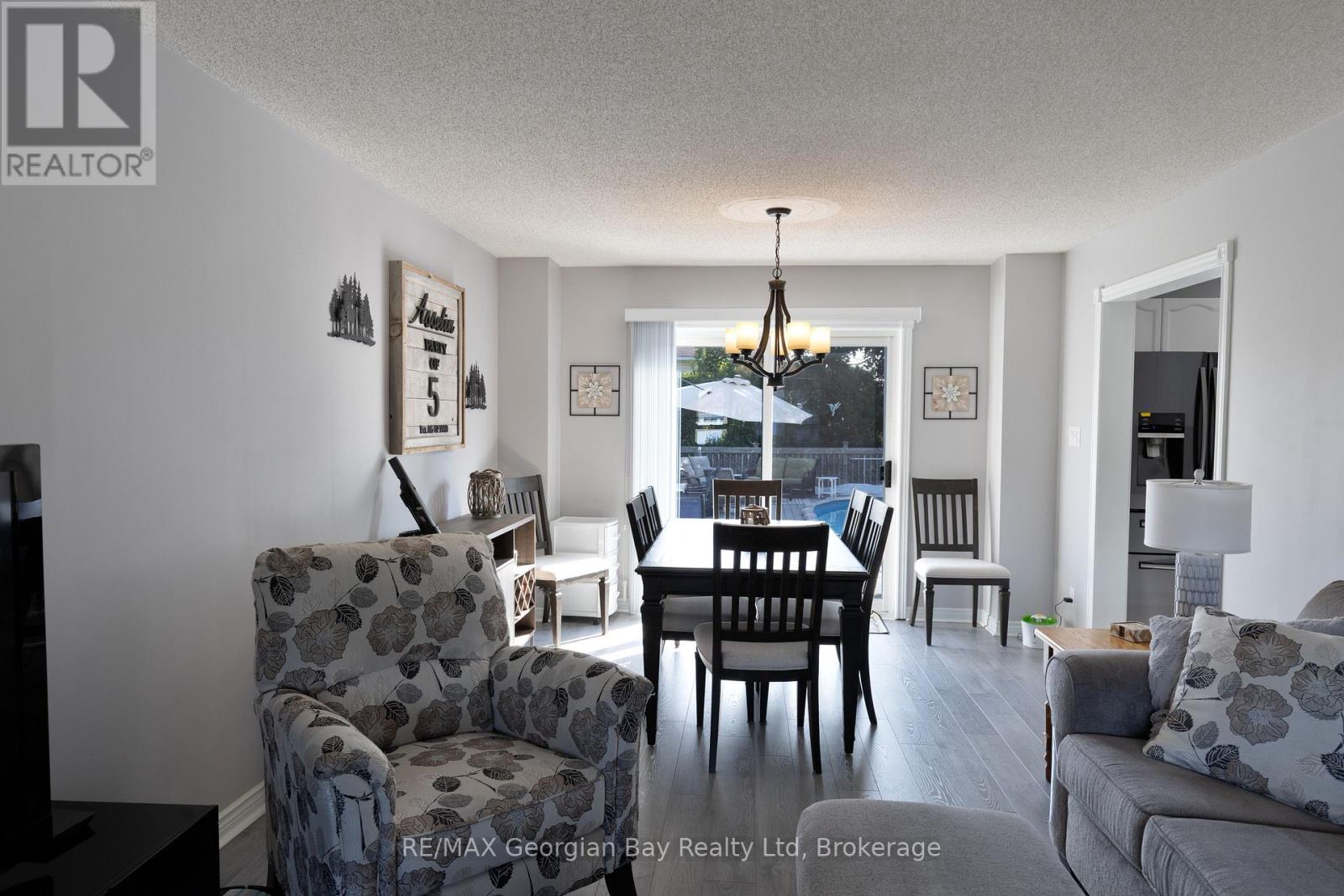 9 Copeland Street, Penetanguishene, Ontario  L9M 1K3 - Photo 8 - S13003436