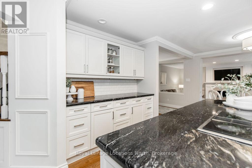 18 Mills Circle, Springwater, Ontario  L0L 1X0 - Photo 21 - S13003624