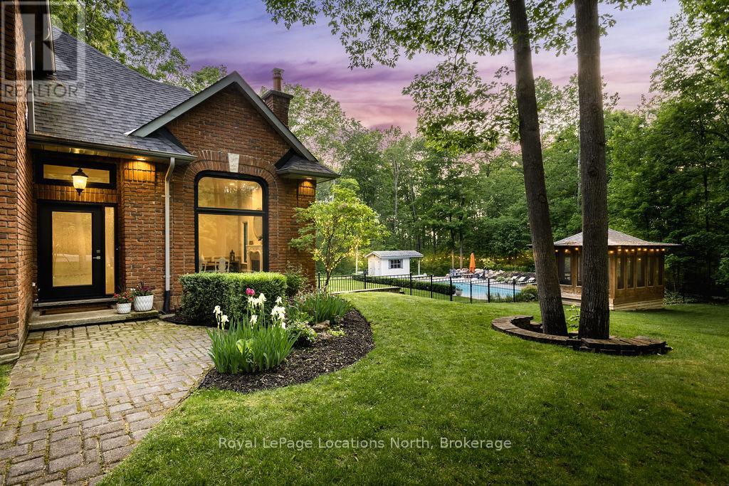 18 Mills Circle, Springwater, Ontario  L0L 1X0 - Photo 9 - S13003624