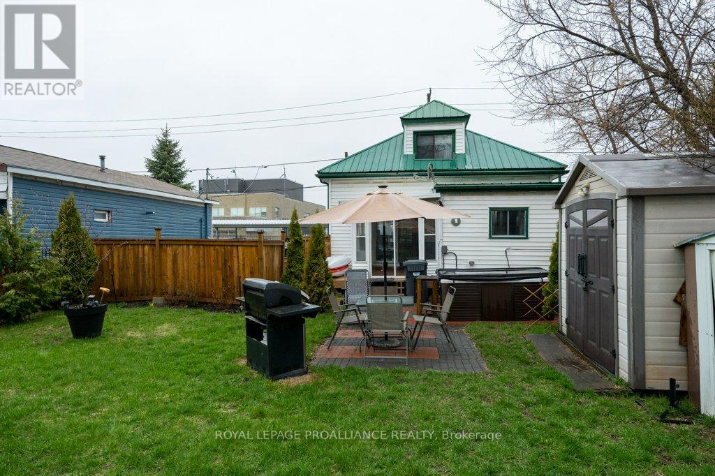 17 Meyers Street, Quinte West, Ontario  K8V 1W5 - Photo 4 - X13003560