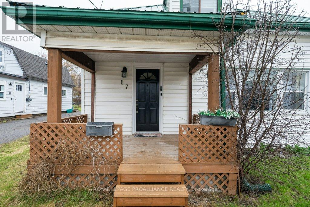17 Meyers Street, Quinte West, Ontario  K8V 1W5 - Photo 6 - X13003560
