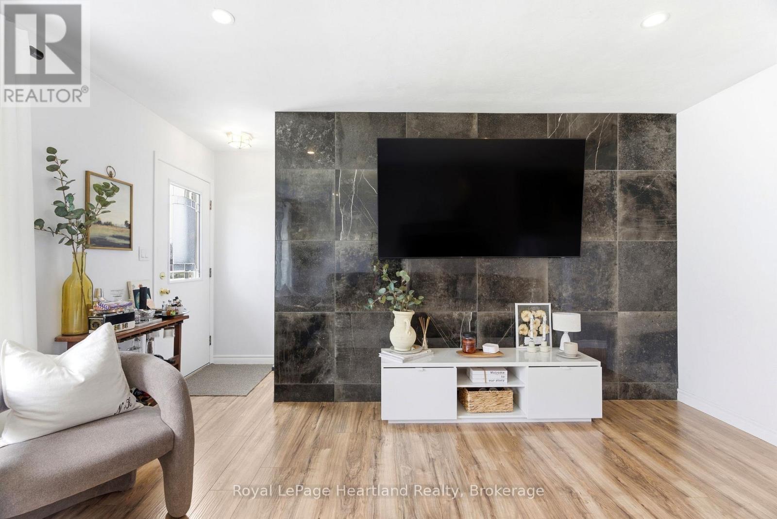 85 Orchard Street, South Huron, Ontario  N0M 1S3 - Photo 7 - X13003508