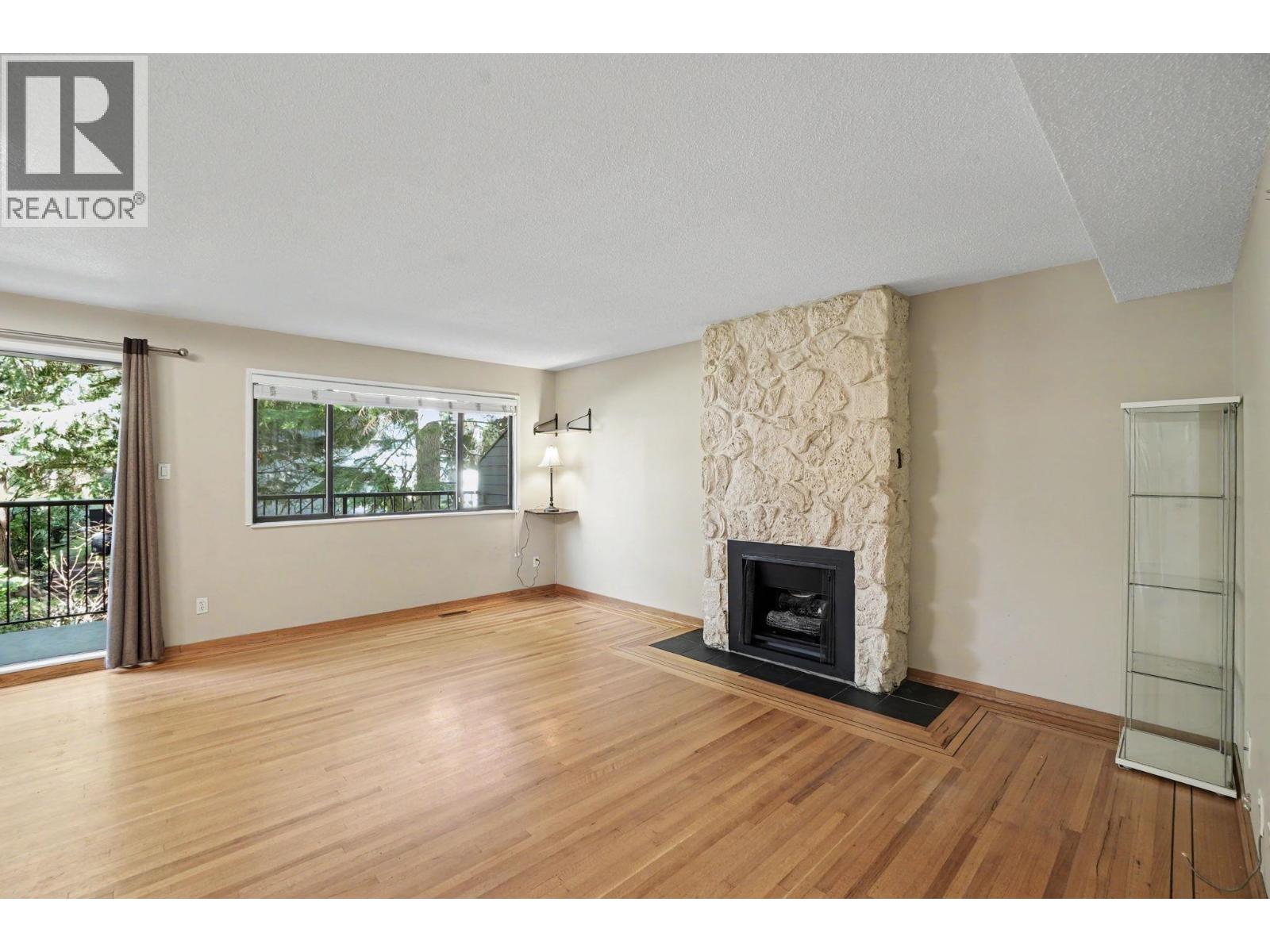 7305 Coronado Drive, Burnaby, British Columbia  V5A 1P9 - Photo 6 - R3111031