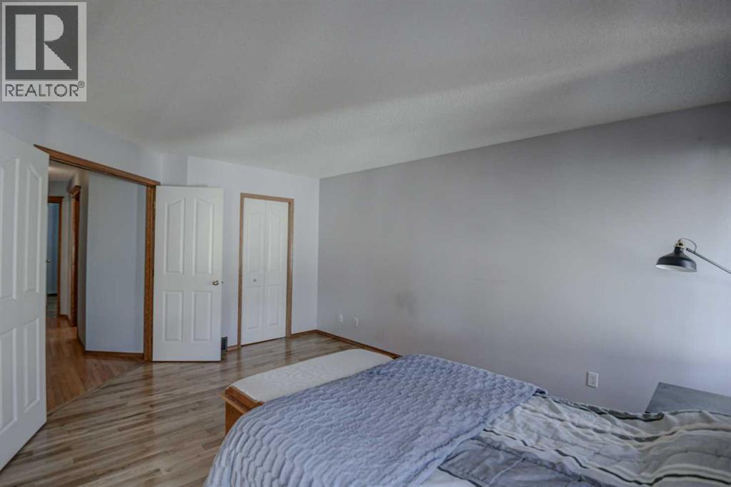 606 Diamond Court SE, Calgary, Alberta  T2J 7C8 - Photo 16 - A2298032