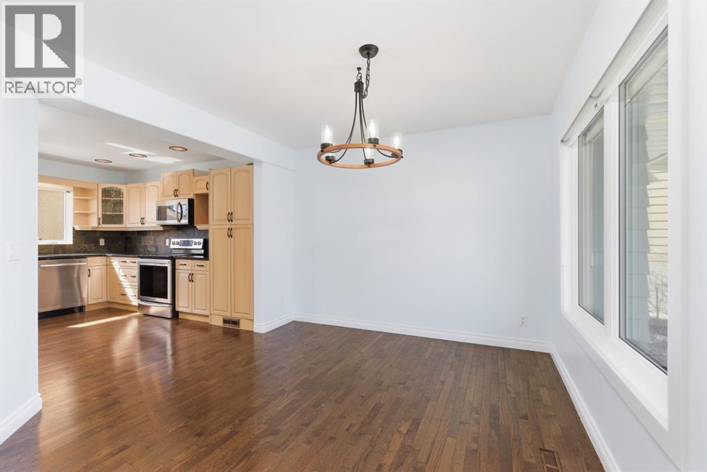 1315 Lake Michigan Crescent SE, Calgary, Alberta  T2J 3E9 - Photo 4 - A2298177