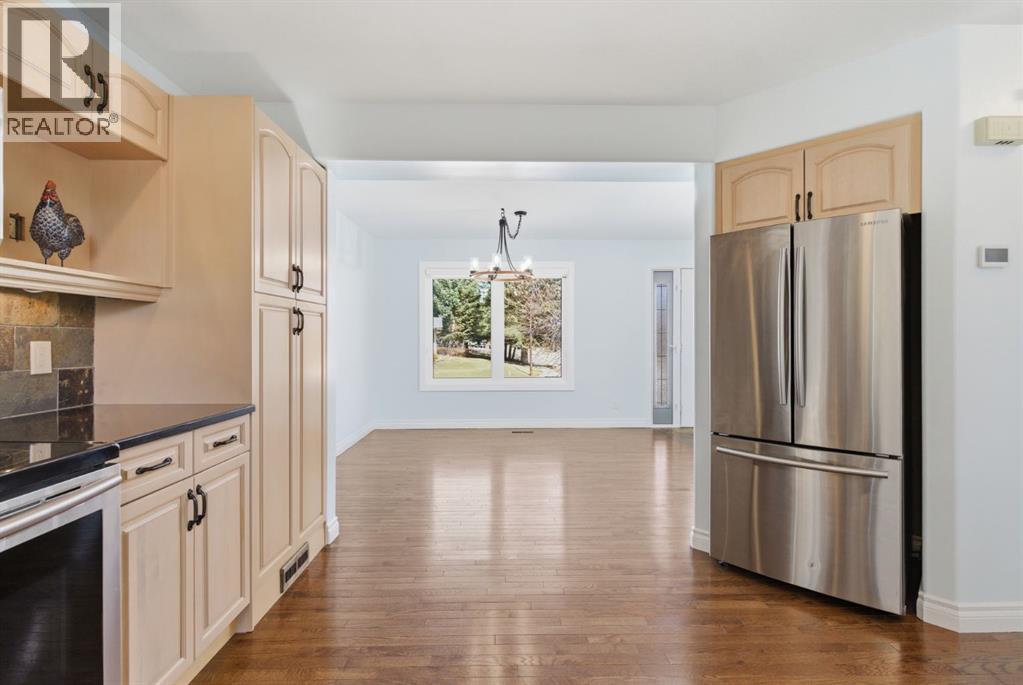 1315 Lake Michigan Crescent SE, Calgary, Alberta  T2J 3E9 - Photo 7 - A2298177