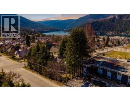 605 & 607 Gore Street, Nelson, British Columbia