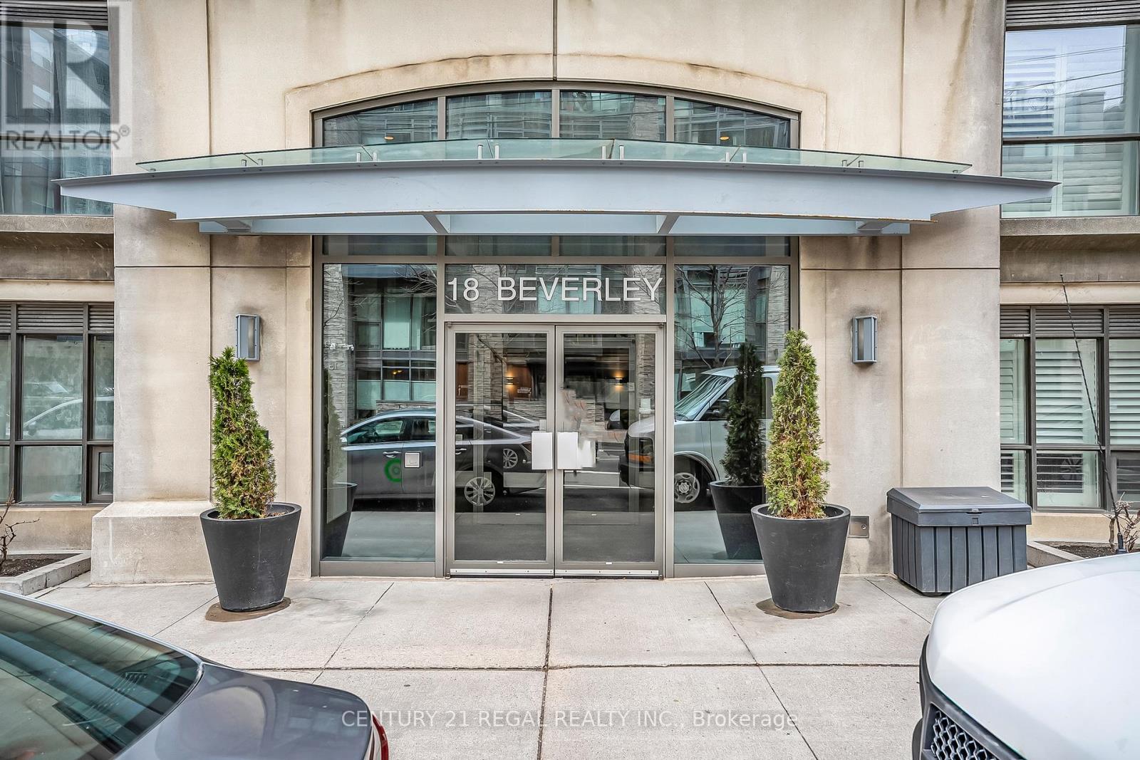 518 - 18 Beverley Street, Toronto, Ontario  M5T 3L2 - Photo 2 - C13003448