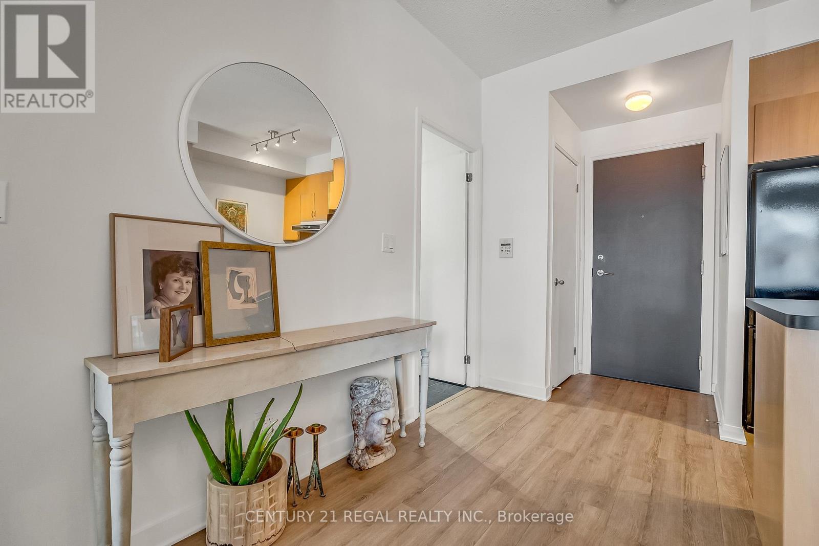 518 - 18 Beverley Street, Toronto, Ontario  M5T 3L2 - Photo 6 - C13003448