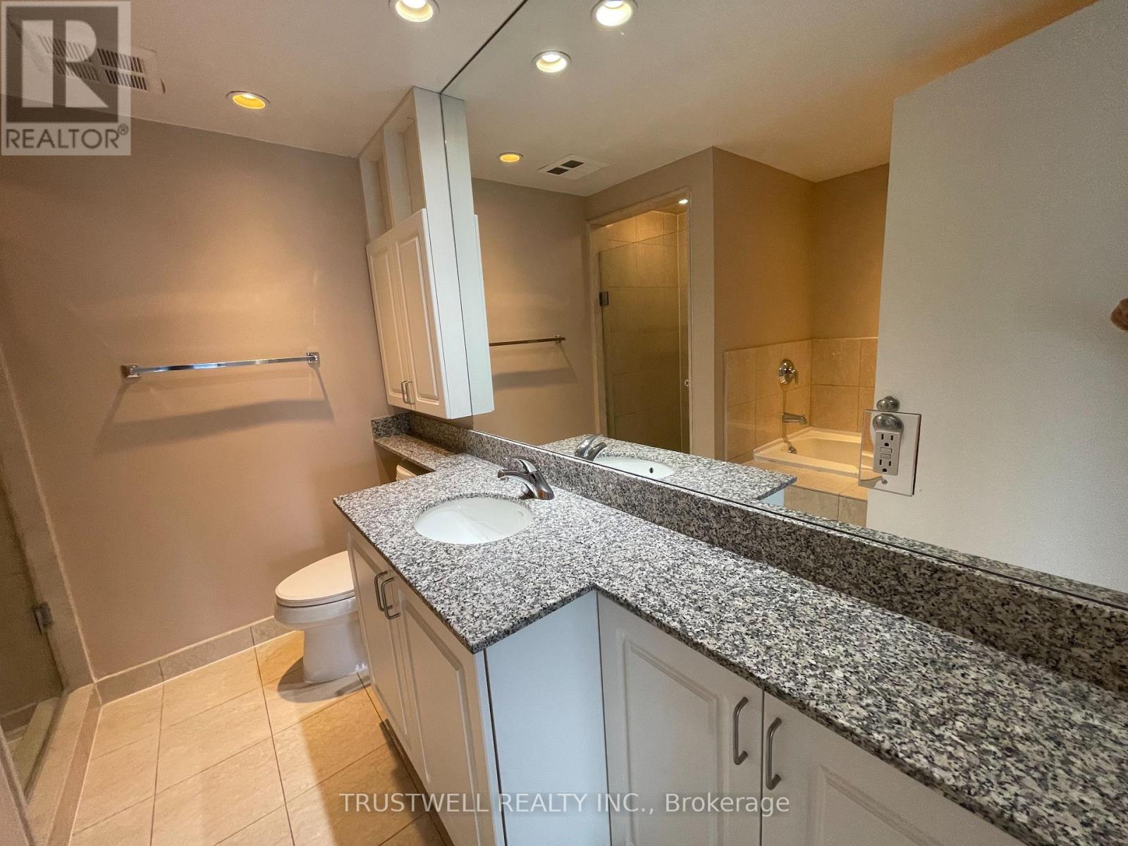 1905 - 8 Park Road, Toronto, Ontario  M4W 3S5 - Photo 13 - C13003518