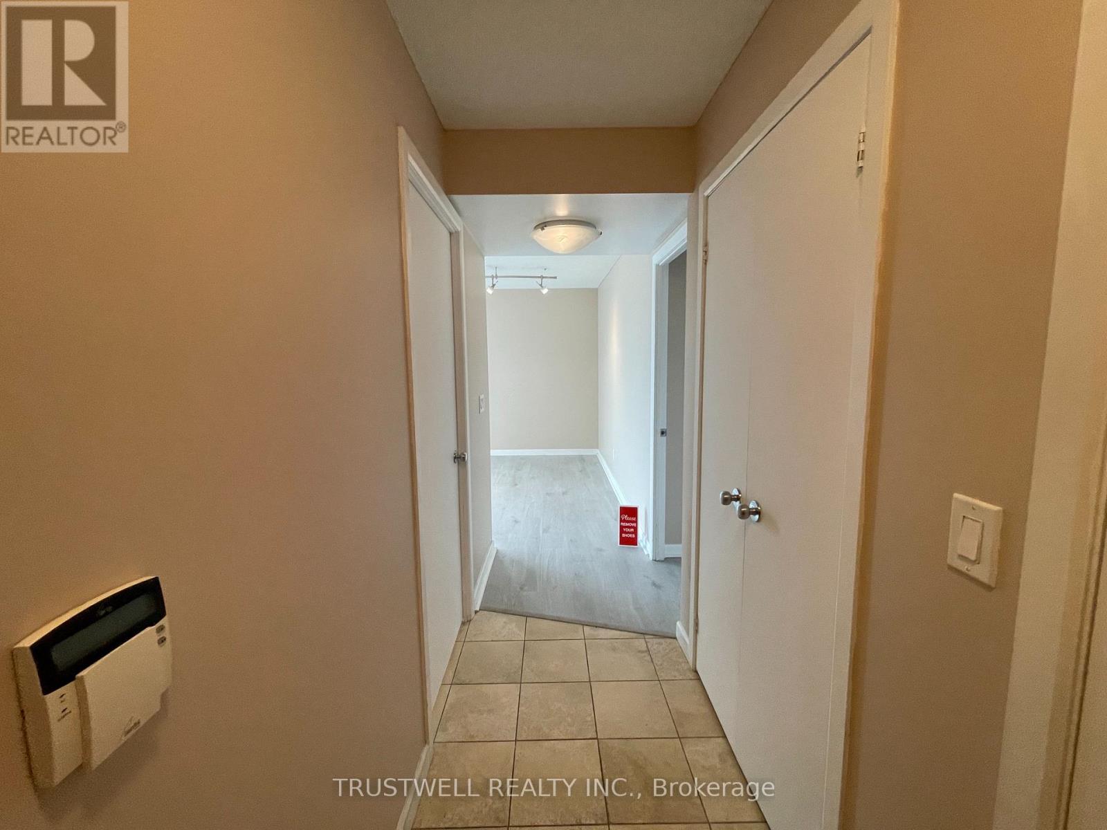 1905 - 8 Park Road, Toronto, Ontario  M4W 3S5 - Photo 2 - C13003518