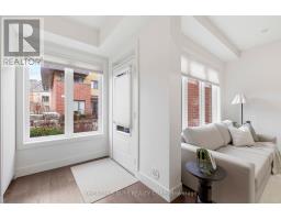 18 - 9R CLINTWOOD GATE, Toronto, Ontario