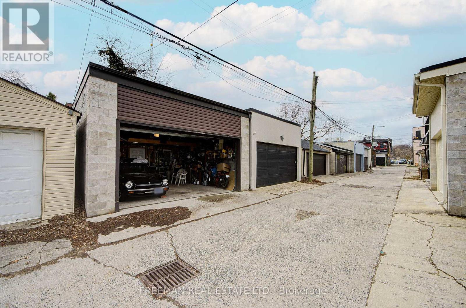 617 Clinton Street, Toronto, Ontario  M6G 2Z8 - Photo 25 - C13003636