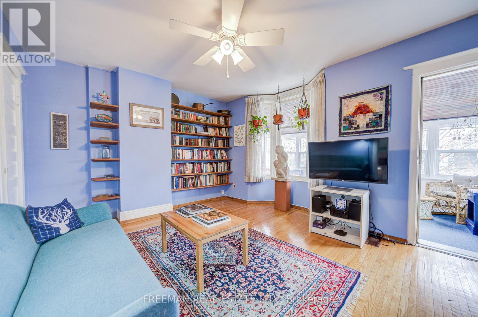 617 Clinton Street, Toronto, Ontario  M6G 2Z8 - Photo 3 - C13003636