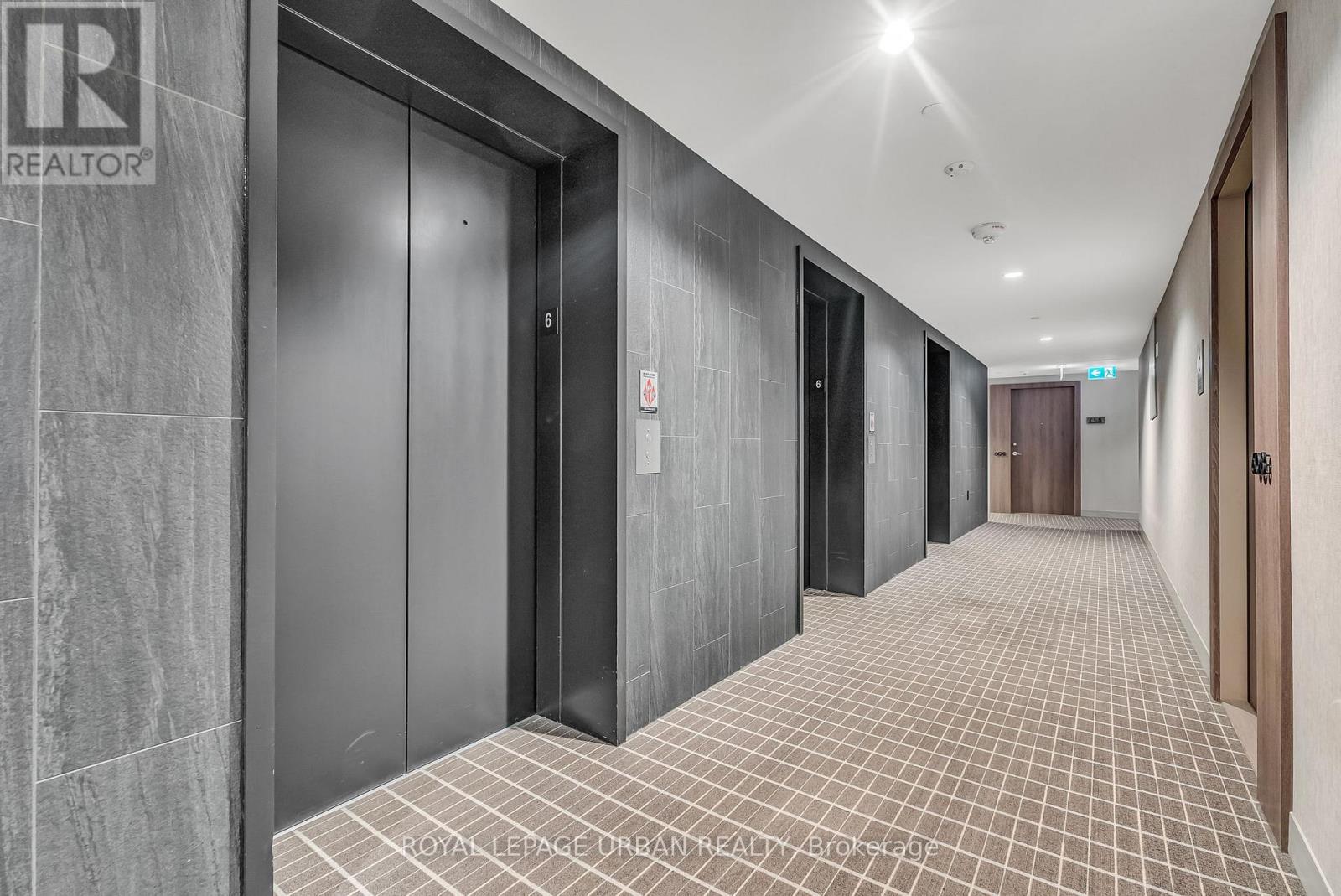 611 - 27 Bathurst Street, Toronto, Ontario  M5V 0R1 - Photo 4 - C13003648