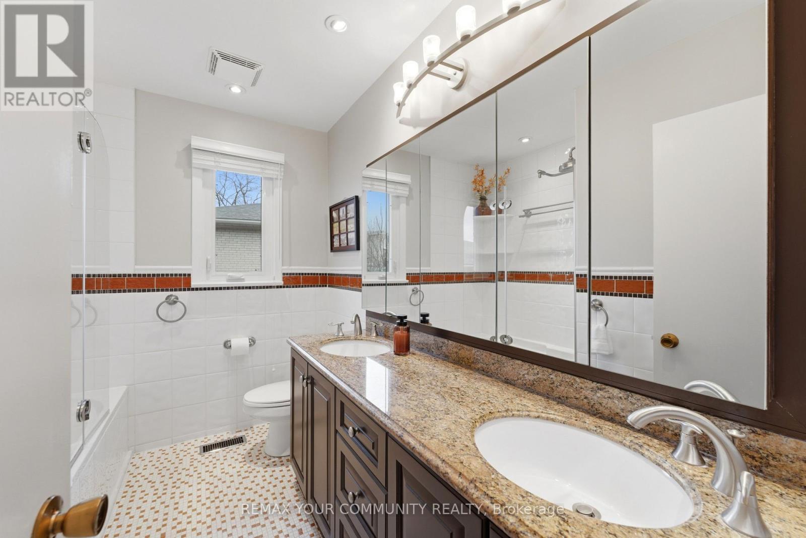 22 Marathon Crescent, Toronto, Ontario  M2R 2L7 - Photo 27 - C13003654