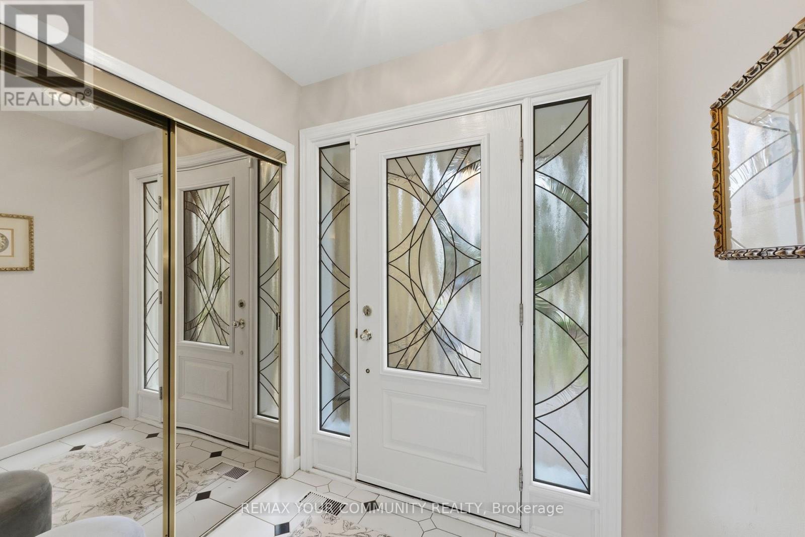 22 Marathon Crescent, Toronto, Ontario  M2R 2L7 - Photo 3 - C13003654