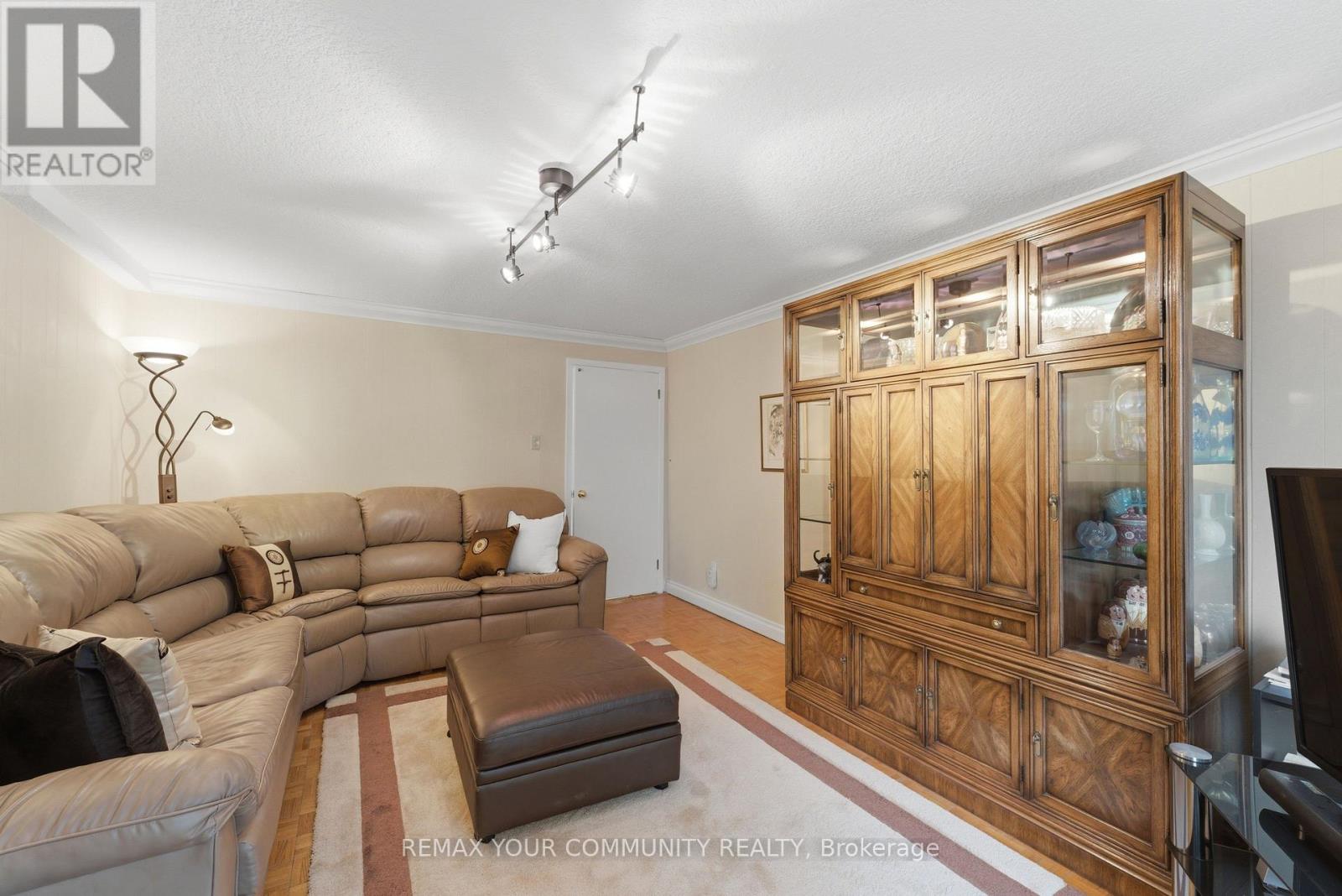 22 Marathon Crescent, Toronto, Ontario  M2R 2L7 - Photo 30 - C13003654