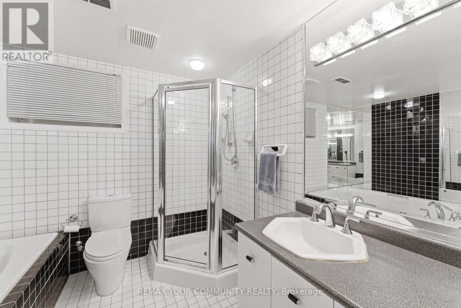 22 Marathon Crescent, Toronto, Ontario  M2R 2L7 - Photo 33 - C13003654