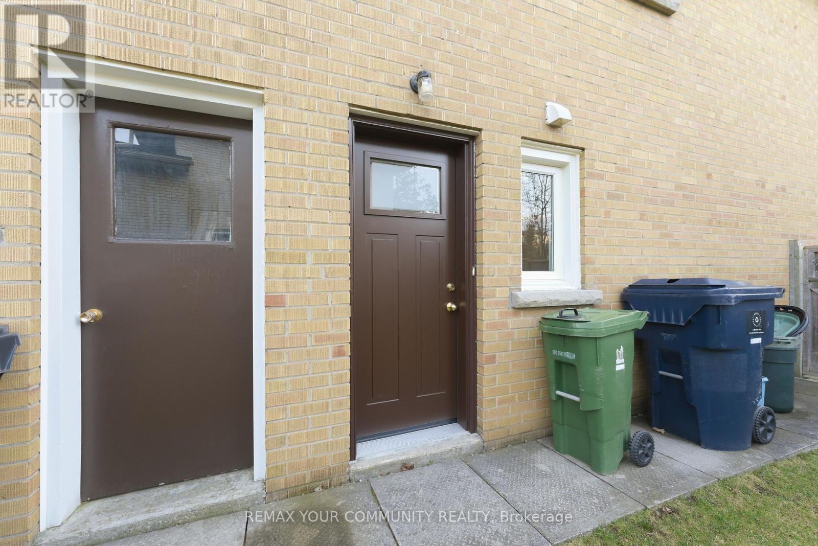 22 Marathon Crescent, Toronto, Ontario  M2R 2L7 - Photo 38 - C13003654