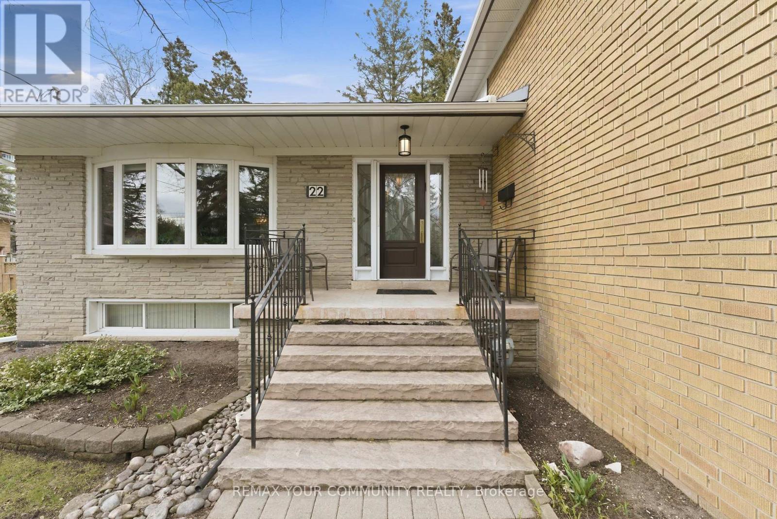 22 Marathon Crescent, Toronto, Ontario  M2R 2L7 - Photo 48 - C13003654