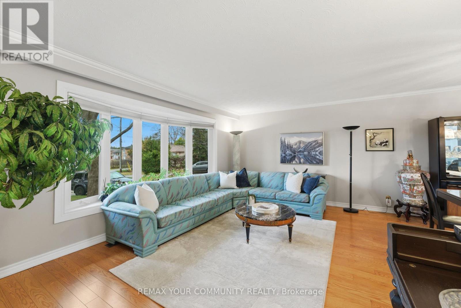 22 Marathon Crescent, Toronto, Ontario  M2R 2L7 - Photo 5 - C13003654