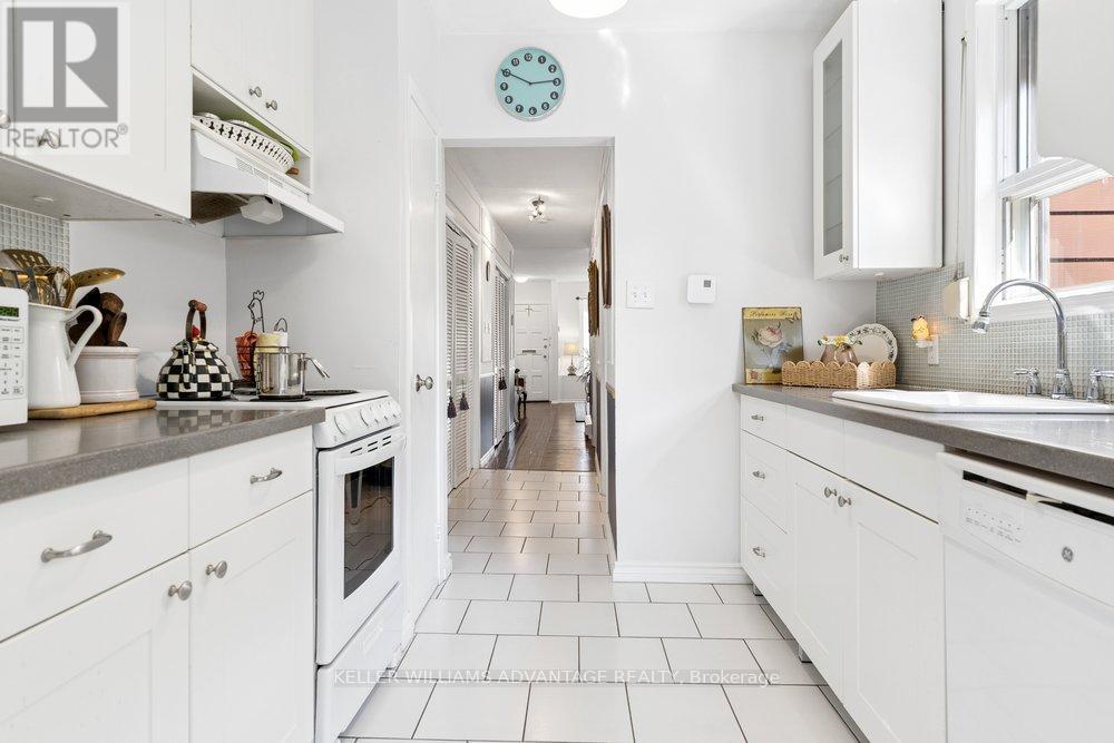 186 Cedric Avenue, Toronto, Ontario  M6C 3X8 - Photo 19 - C13003658