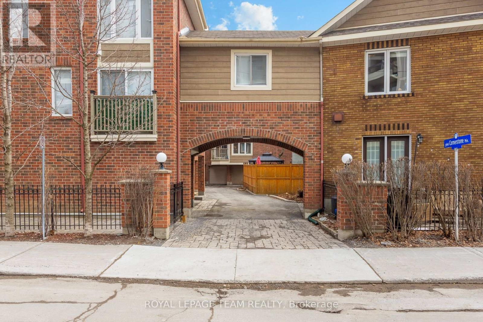 10 CORNERSTONE PRIVATE, Ottawa, Ontario