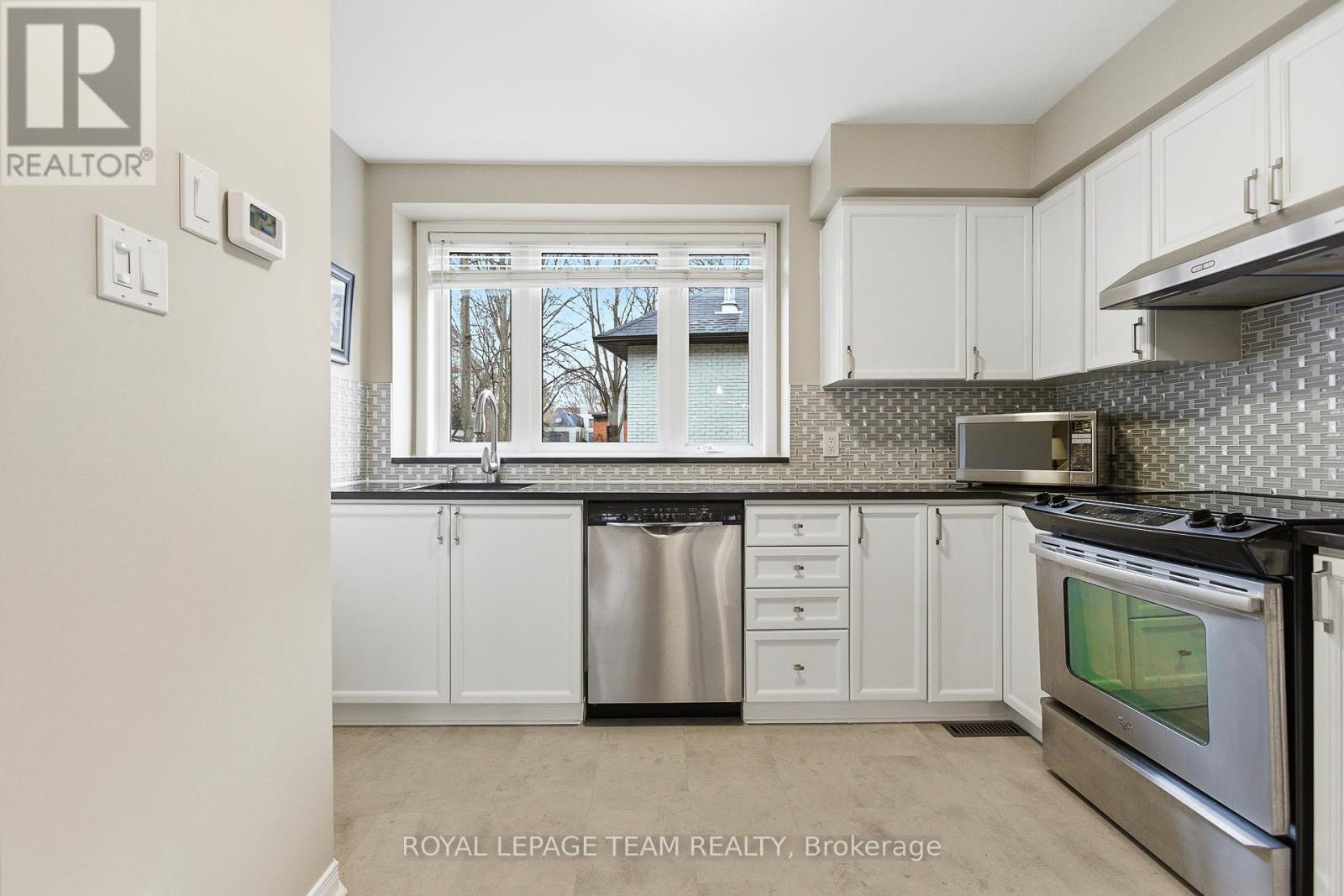 10 Cornerstone Private, Ottawa, Ontario  K2P 2N3 - Photo 11 - X13003552