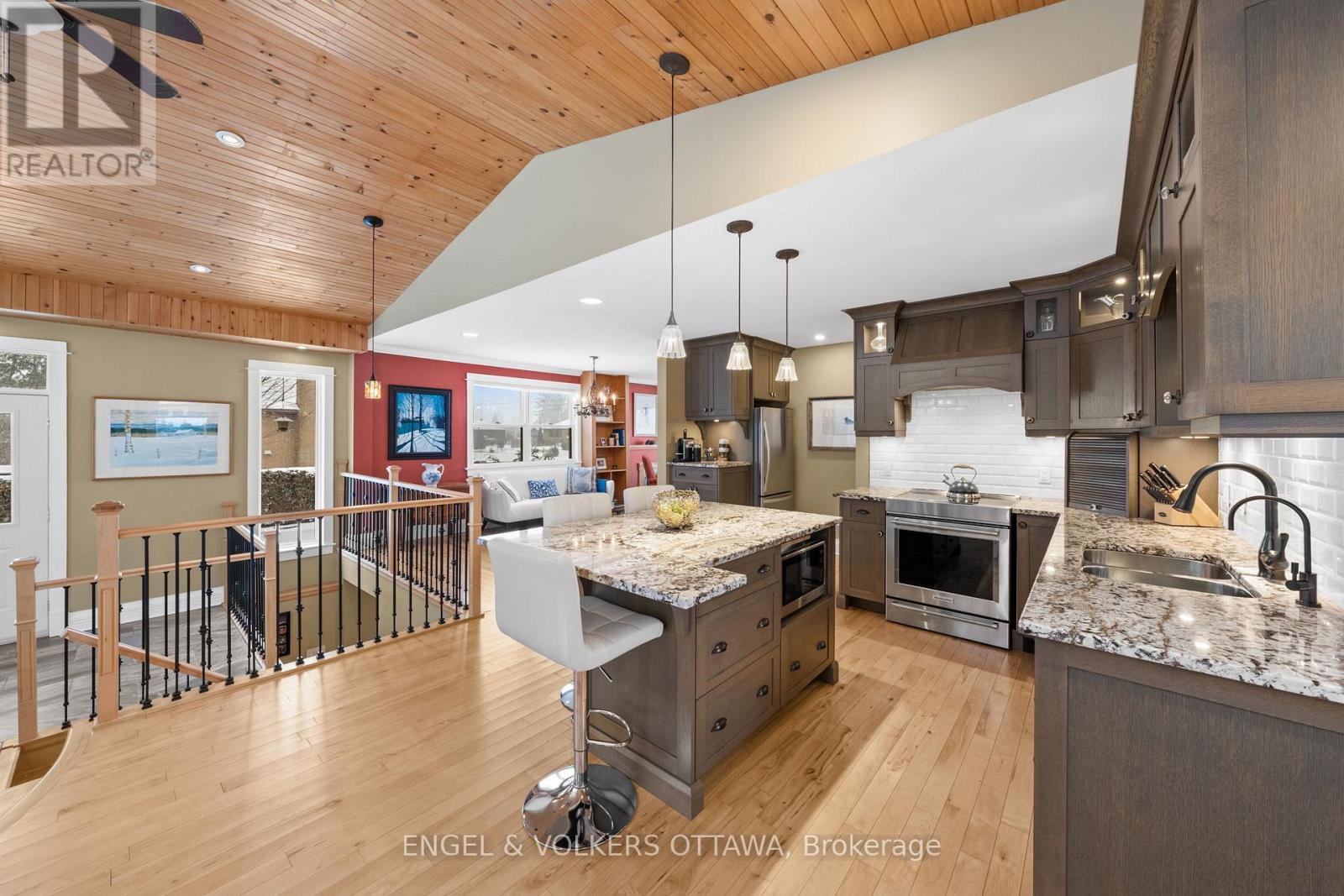 1105 Edward Street, Ottawa, Ontario  K4M 1G8 - Photo 4 - X13003586