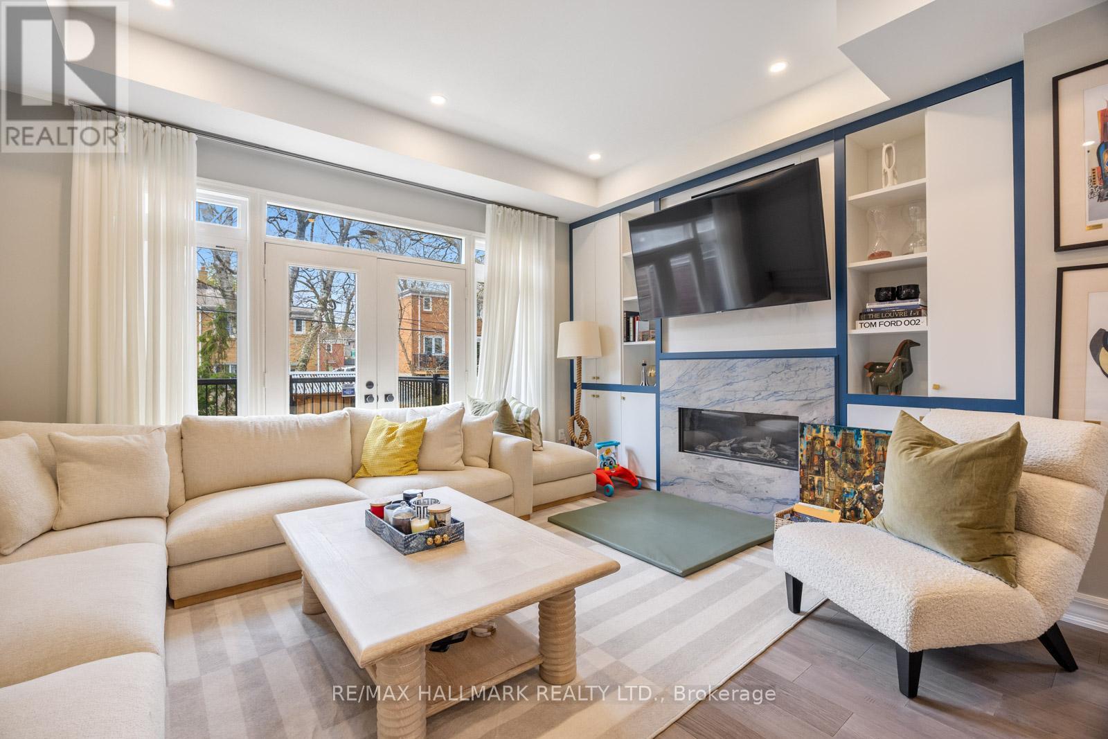 158 Wheeler Avenue, Toronto, Ontario  M4L 3V4 - Photo 10 - E13003458