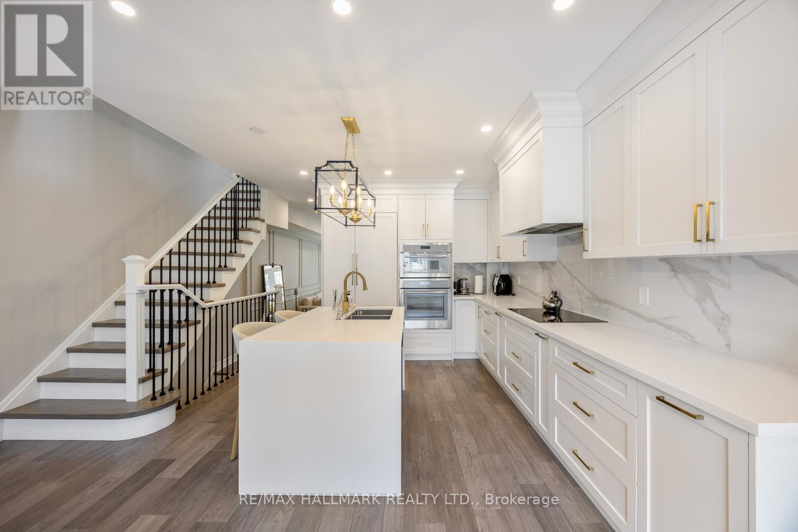 158 Wheeler Avenue, Toronto, Ontario  M4L 3V4 - Photo 4 - E13003458