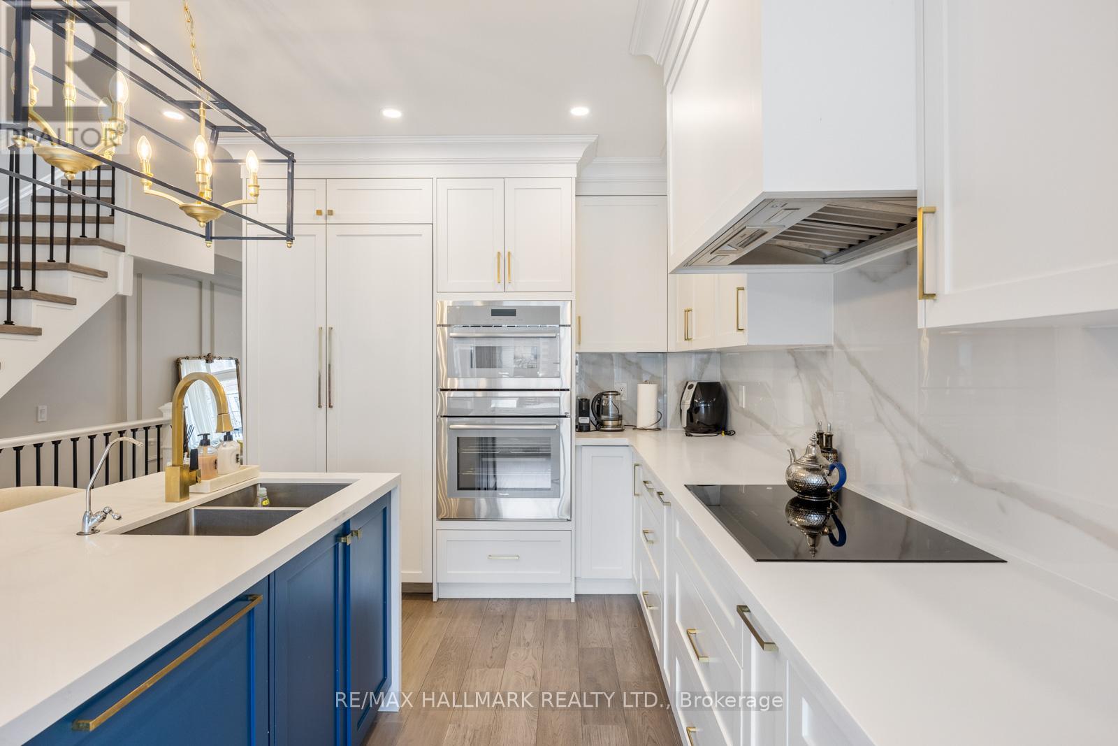 158 Wheeler Avenue, Toronto, Ontario  M4L 3V4 - Photo 5 - E13003458