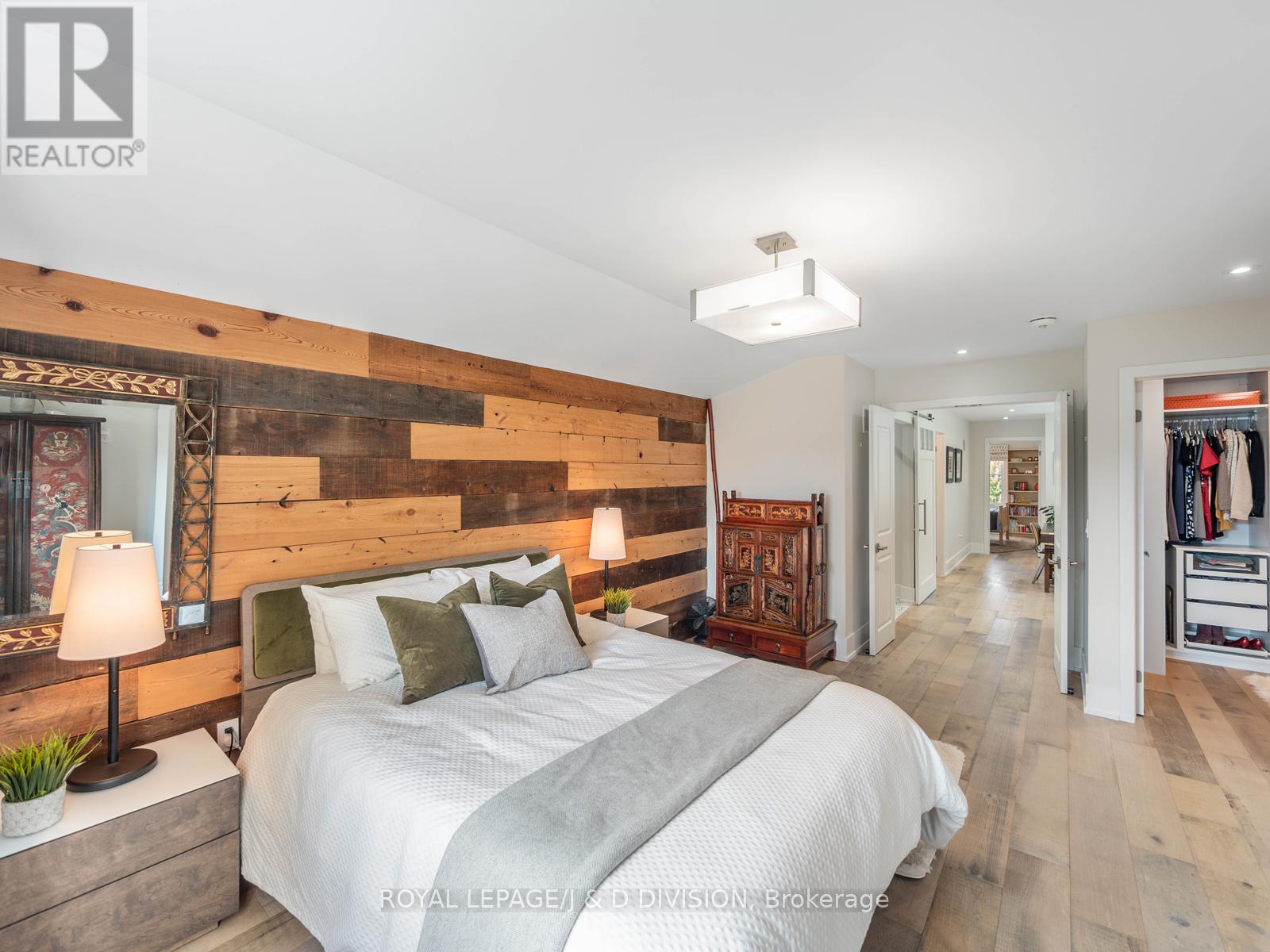 221 Virginia Avenue, Toronto, Ontario  M4C 2T6 - Photo 22 - E13003470