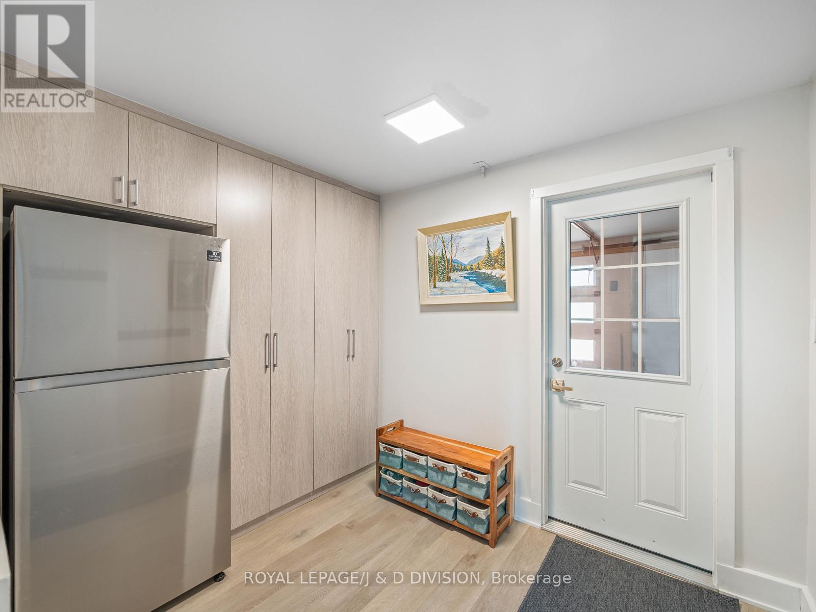 221 Virginia Avenue, Toronto, Ontario  M4C 2T6 - Photo 31 - E13003470