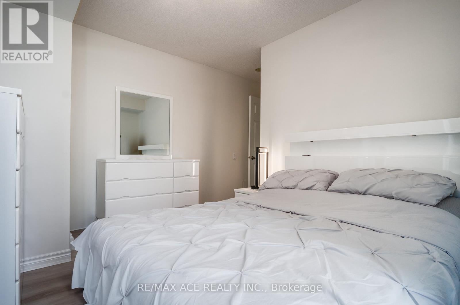 210 - 61 Town Centre Court, Toronto, Ontario  M1P 5C5 - Photo 11 - E13003602