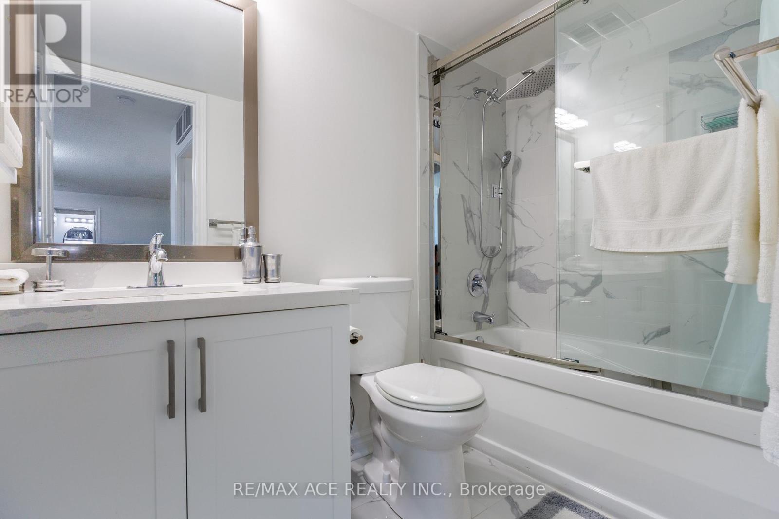 210 - 61 Town Centre Court, Toronto, Ontario  M1P 5C5 - Photo 12 - E13003602