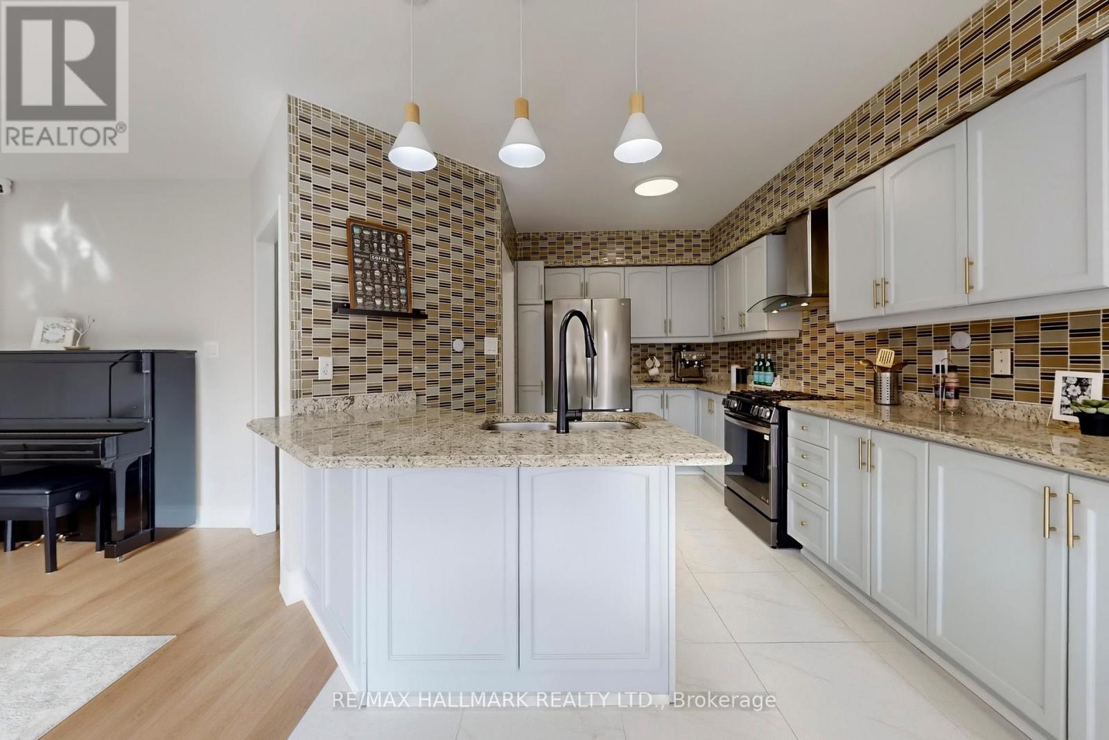 17 Durango Drive, Richmond Hill, Ontario  L4S 2W5 - Photo 11 - N13003410