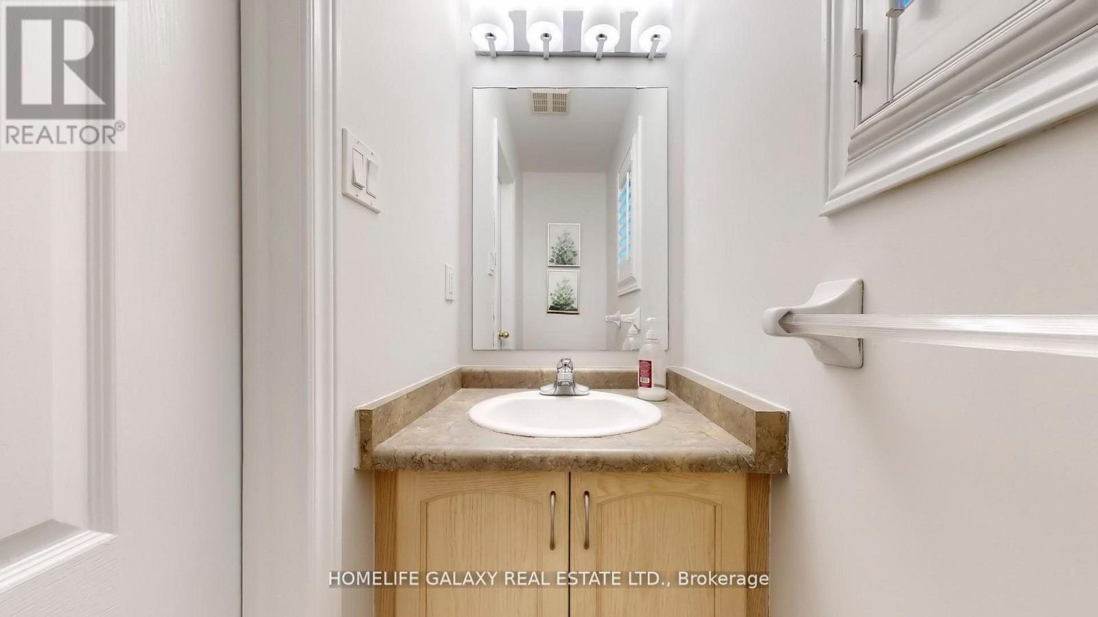 302 Redstone Road, Richmond Hill, Ontario  L4S 2V6 - Photo 6 - N13003488