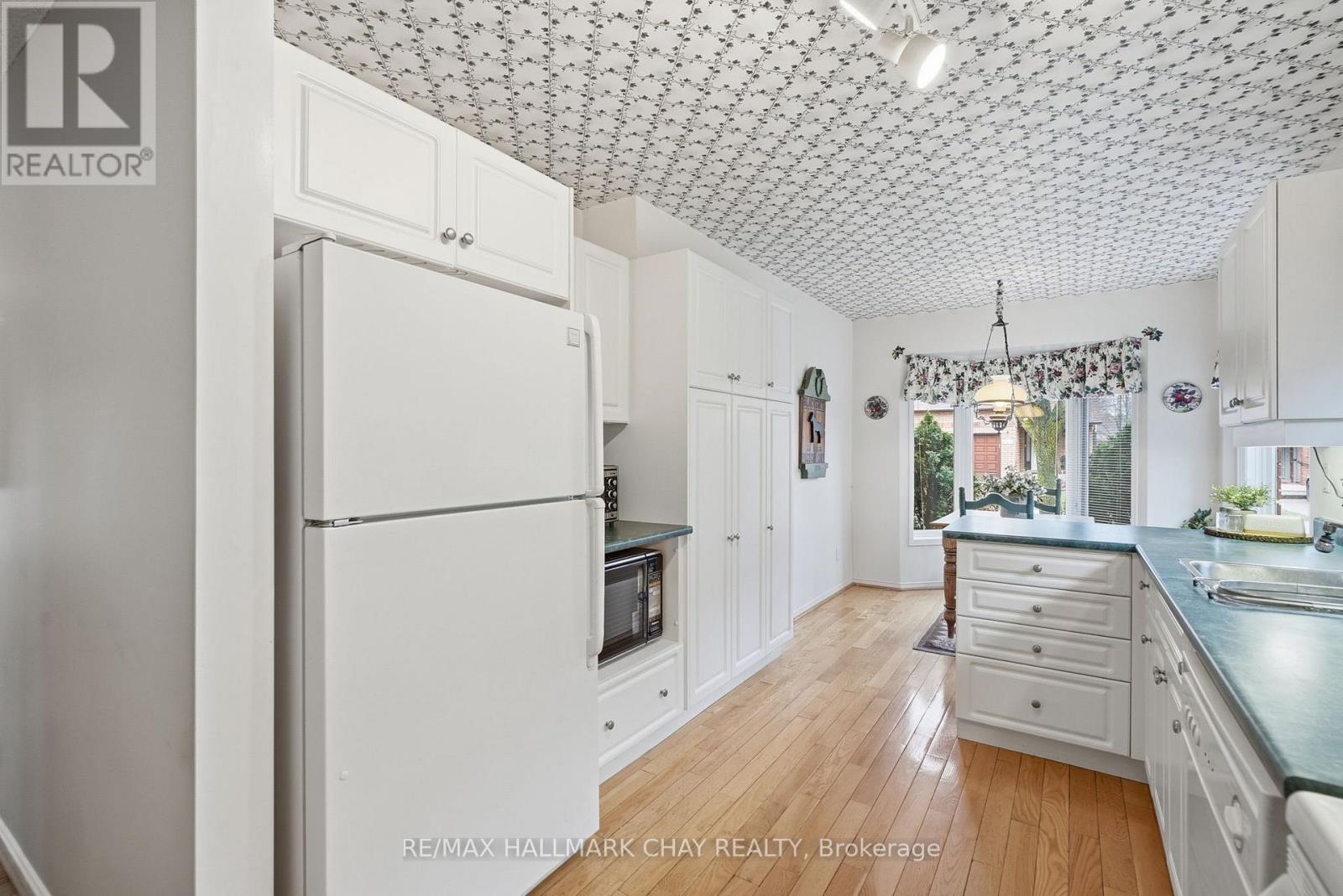 200 Riverview Road, New Tecumseth, Ontario  L9R 1Y2 - Photo 10 - N13003620